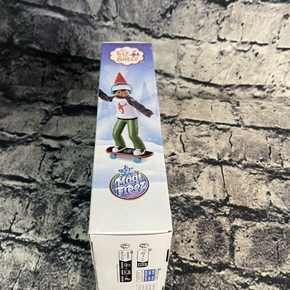 Elf on the Shelf Standing Gear Holly Jolly Skateboard Rider Santaverse MagiFreez - Picture 9 of 11